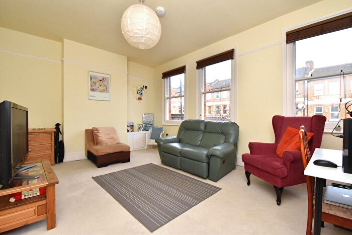 3 Bedroom Flat To Rent In Honor Oak Park, SE23