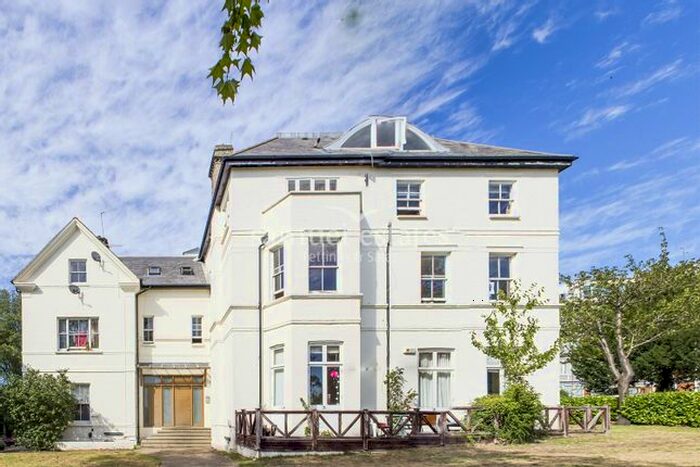 1 Bedroom Flat To Rent In Streatham Common North, London, SW16