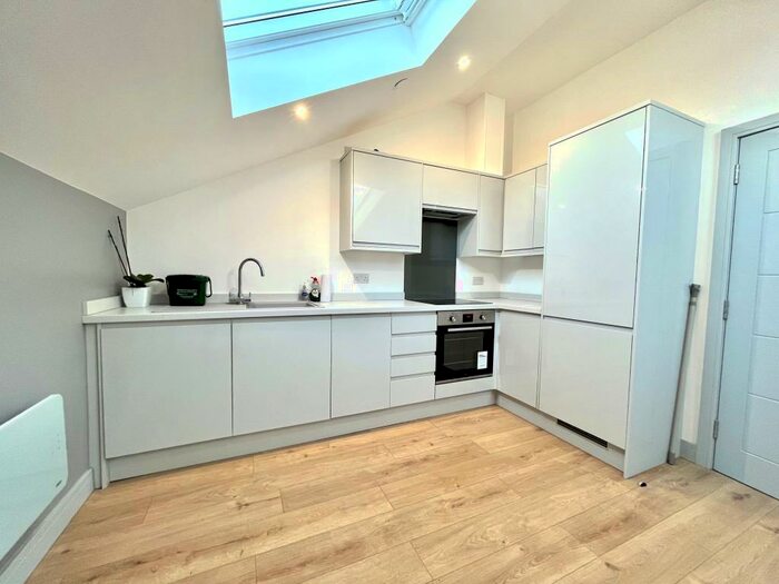 1 Bedroom Apartment To Rent In Harriet Street, Penarth, CF64