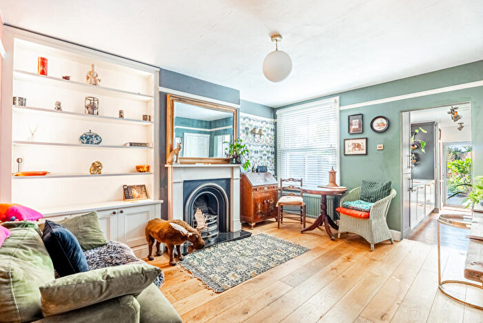 3 Bedroom Terraced House For Sale In Watling Street, Park Street, St. Albans, Hertfordshire, AL2