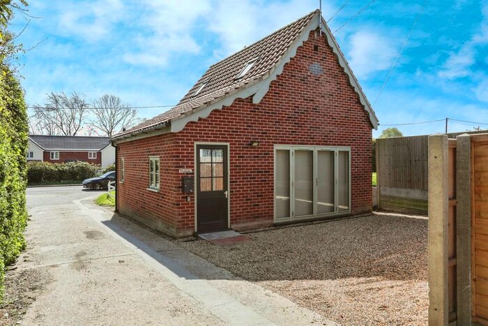 1 Bedroom Detached House For Sale In Willoughby Close, Parham, Woodbridge, IP13