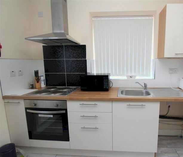 Studio To Rent In Humberstone Gate, Leicester, LE1