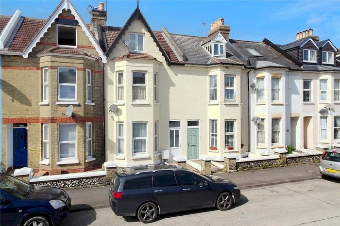 1 Bedroom Flat To Rent In Bayford Road, Littlehampton, West Sussex BN17