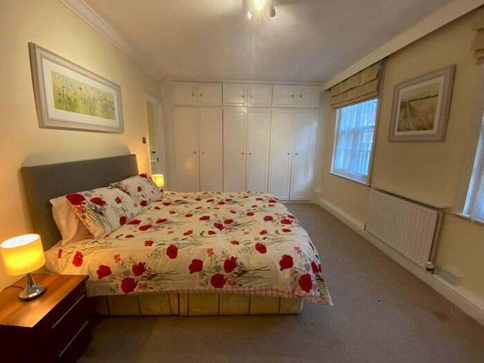 1 Bedroom Flat To Rent In Reeves Mews, London, W1K