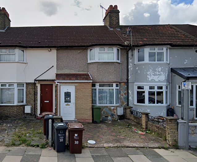 4 Bedroom Terraced House To Rent In Dawson Avenue, Barking, IG11