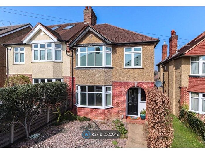 3 Bedroom Semi-Detached House To Rent In Warwick Way, Croxley Green, Rickmansworth, WD3