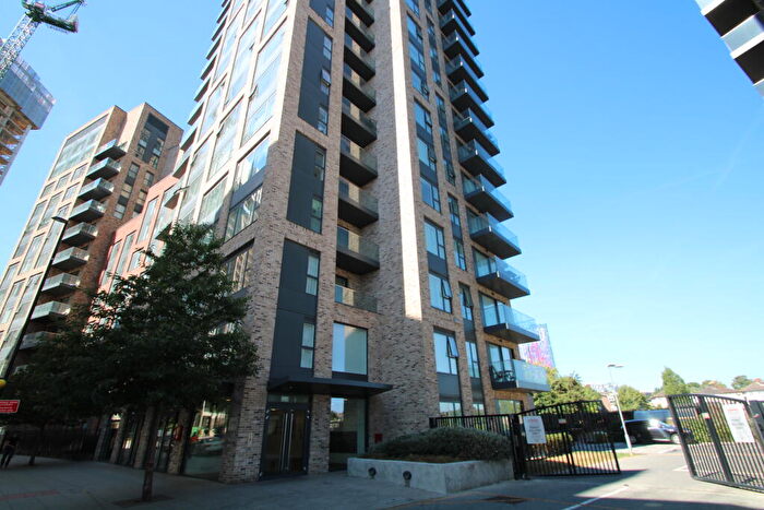 2 Bedroom Flat To Rent In Cherry Orchard Road, Croydon, CR0