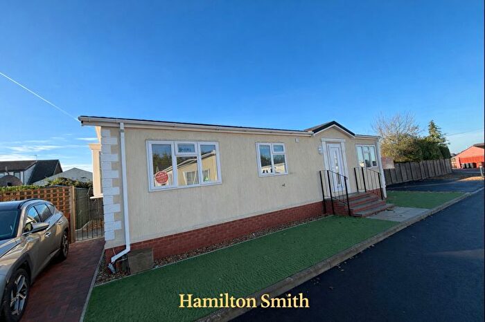 2 Bedroom Park Home For Sale In Wixfield Park, Great Bricett, IP7