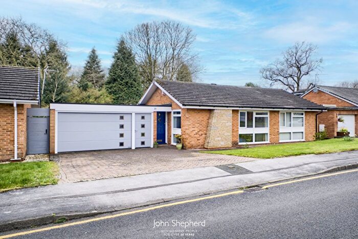 2 Bedroom Bungalow For Sale In Milcote Road, Solihull, West Midlands, B91