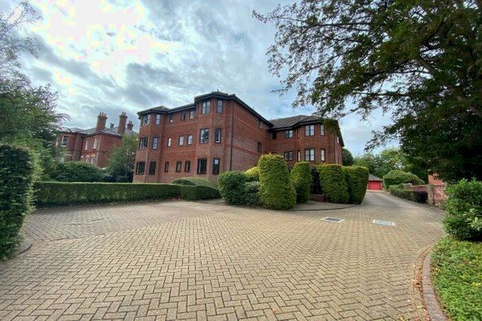 2 Bedroom Flat To Rent In Albury Road, Guildford, GU1