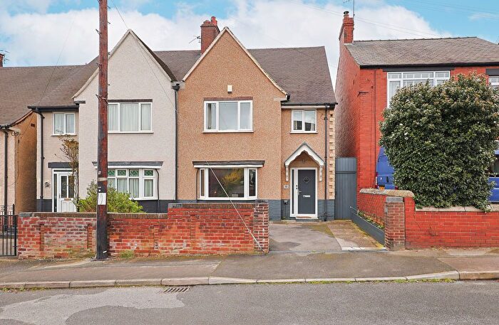 3 Bedroom Semi Detached House For Sale In Avenue Road, Whittington Moor, Chesterfield, S41