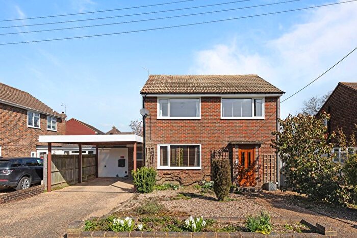 3 Bedroom Link Detached House For Sale In Wells Close, Plumpton Green, Lewes, East Sussex, BN7