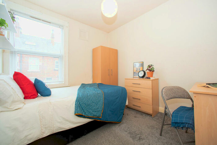 5 Bedroom Terraced House To Rent In Hessle View, Hyde Park, Leeds, LS6