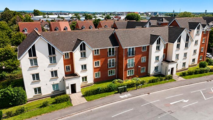 2 Bedroom Apartment For Sale In Hamlet Way, Stratford-Upon-Avon, CV37