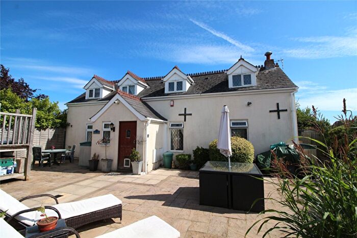 3 Bedroom Detached House For Sale In Oak Road, New Milton, Hampshire, BH25