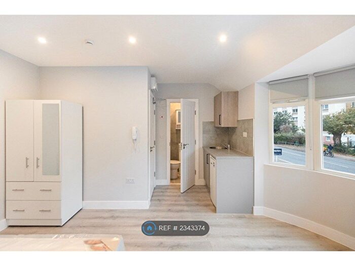 Studio To Rent In Crawley Road, Luton, LU1