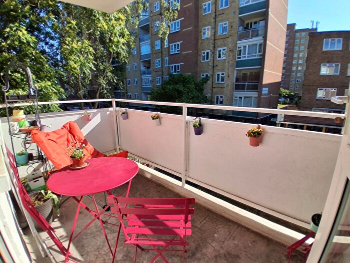 3 Bedroom Apartment To Rent In Bishopstone House, Dagnall Street, London, SW11