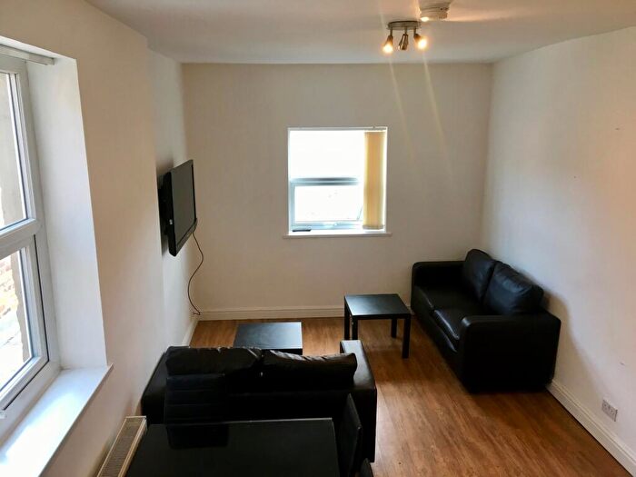 5 Bedroom Maisonette To Rent In Heaton Road, Heaton, Newcastle Upon Tyne, NE6