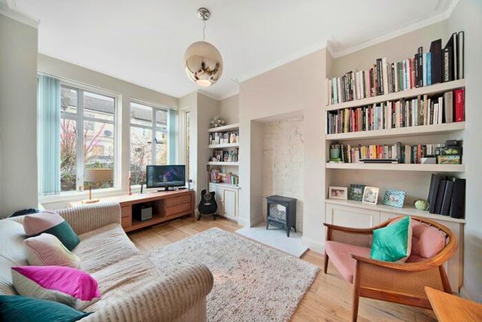 2 Bedroom Flat To Rent In Valliere Road, College Park, London, NW10