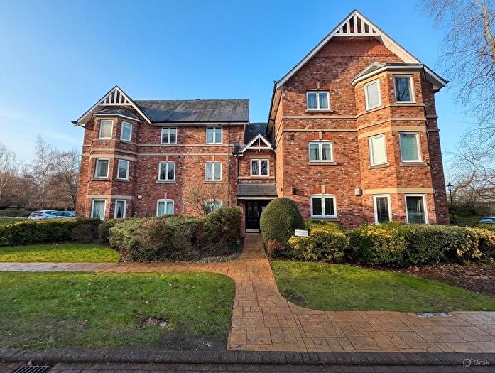 2 Bedroom Flat For Sale In Eton Drive, Cheadle, SK8