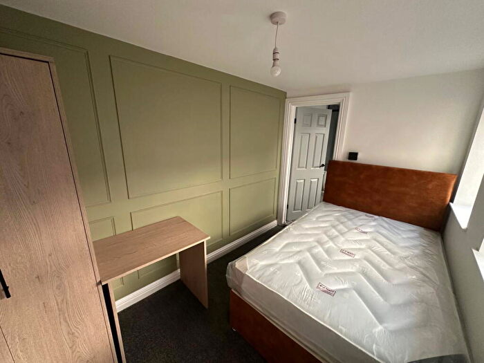 8 Bedroom Terraced House To Rent In Easson Road, Darlington, DL3