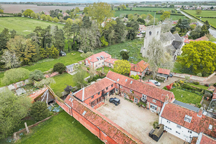 4 Bedroom Barn Conversion For Sale In East Rudham, PE31