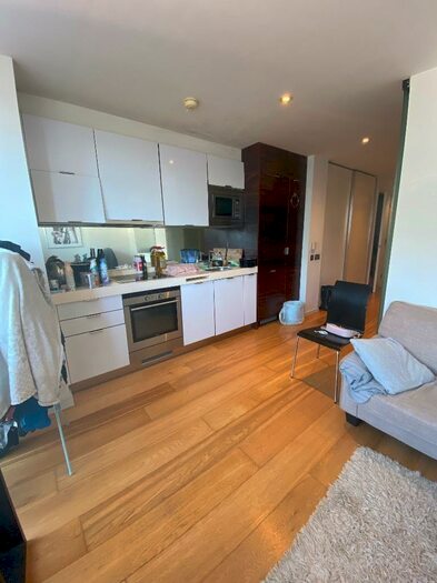 Studio To Rent In Ontario Tower, Fairmount Avenue, Blackwall, Canary Wharf, London, E14