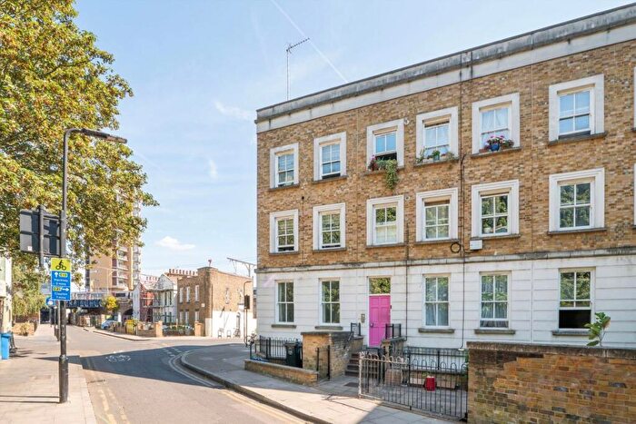 3 Bedroom Flat To Rent In Martello Street, London Fields, E8