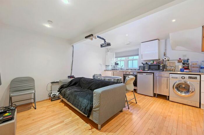 1 Bedroom Flat To Rent In Clapham Manor Street, London, SW4