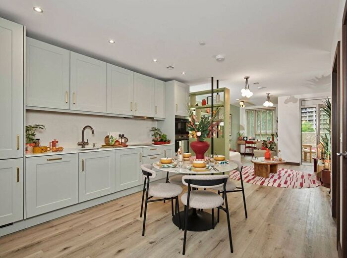 1 Bedroom Flat For Sale In Caxton Square, Wood Green, N22