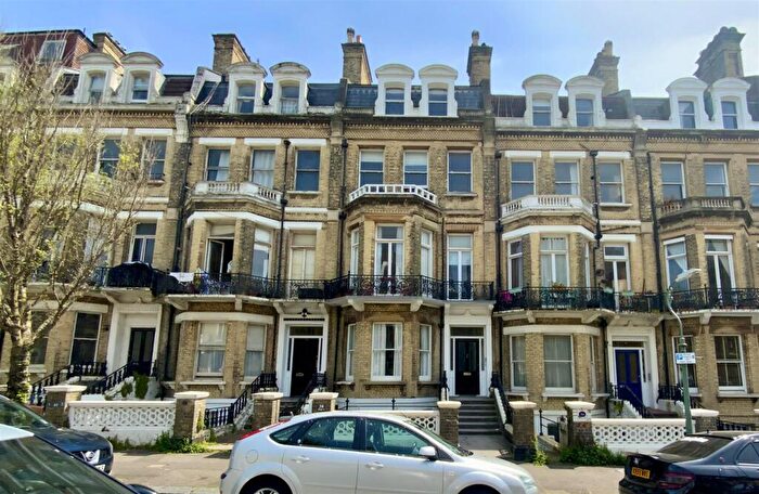 1 Bedroom Flat For Sale In First Avenue, Hove, BN3