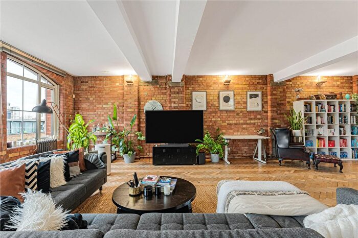 2 Bedroom Flat For Sale In Kingsland Road, London, E2