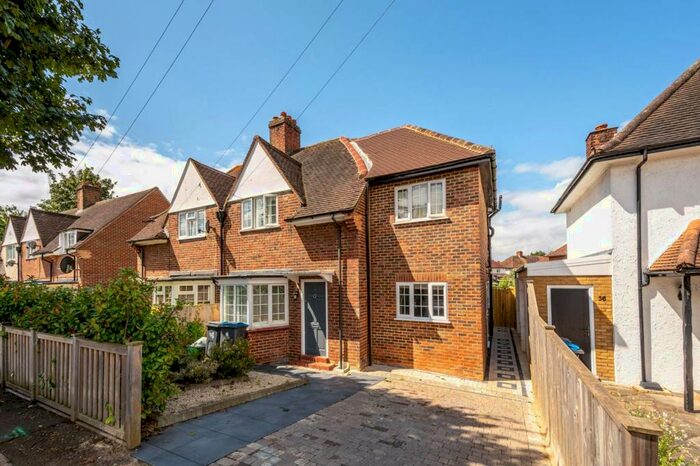 Studio To Rent In Long Walk, New Malden, KT3