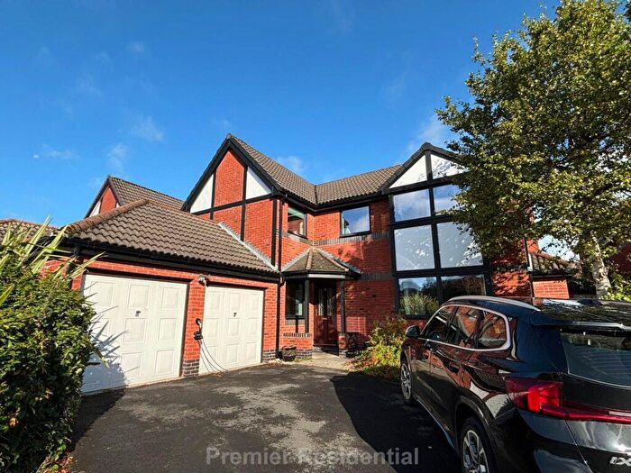 4 Bedroom Detached House To Rent In Wadebridge Drive, Bury, BL8