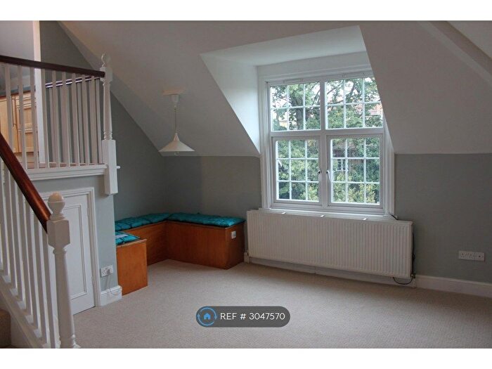 2 Bedroom Flat To Rent In Putney, London, SW15