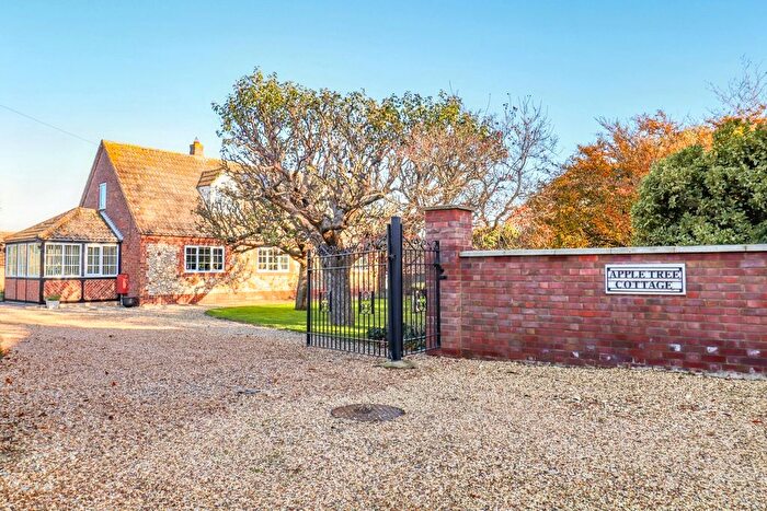 5 Bedroom Detached House For Sale In High Street, Thornham, PE36