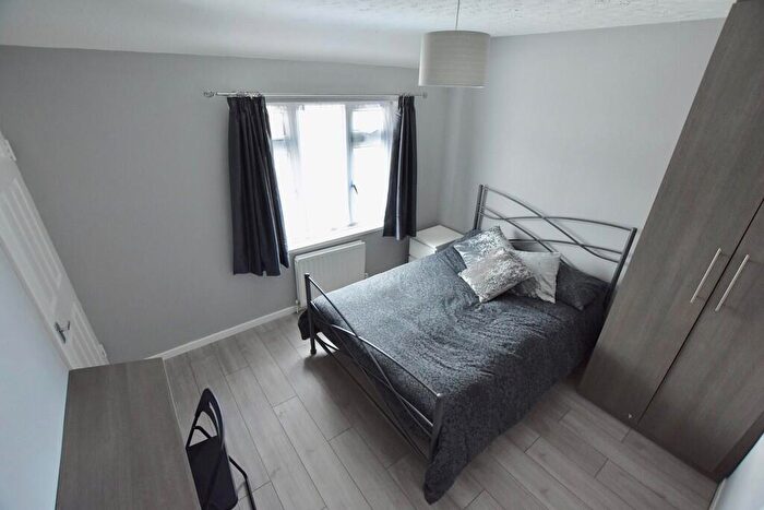 6 Bedroom Detached House To Rent In Frobisher Avenue, Wallisdown, BH12