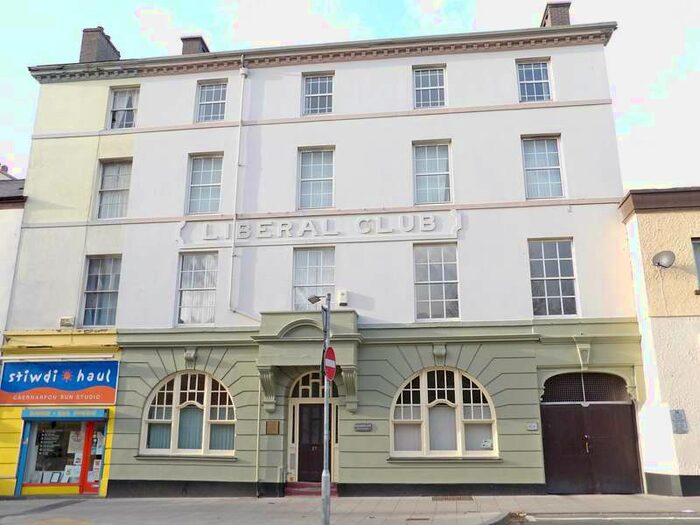 1 Bedroom Apartment To Rent In Bangor Street, Caernarfon, Gwynedd, LL55