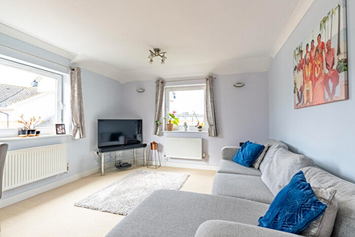 2 Bedroom Apartment To Rent In Bakers Close, St. Albans, Hertfordshire, AL1