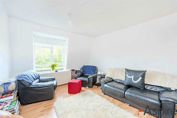 1 Bedroom Flat To Rent In Balham High Road, London, SW12