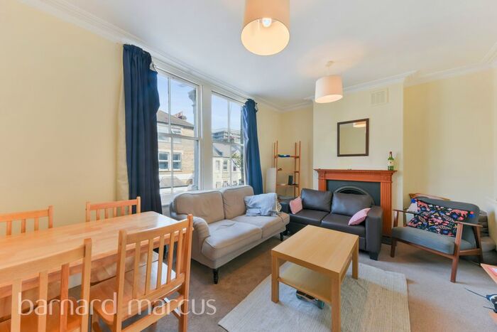 2 Bedroom Flat To Rent In Landor Road, London, SW9