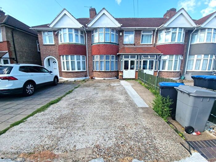 3 Bedroom Terraced House To Rent In London, NW9