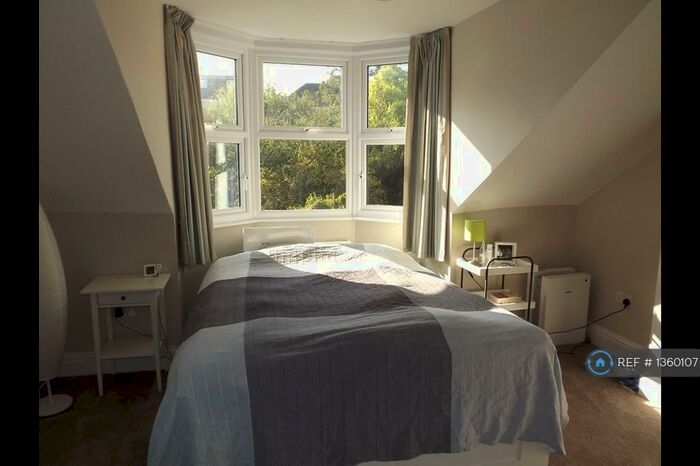 3 Bedroom Flat To Rent In Alexandra Park Road, London, N22