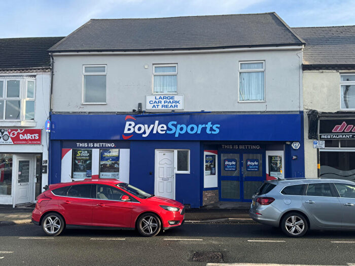 Apartment To Rent In Flat, Oldbury Road, Rowley Regis, West Midlands, B65