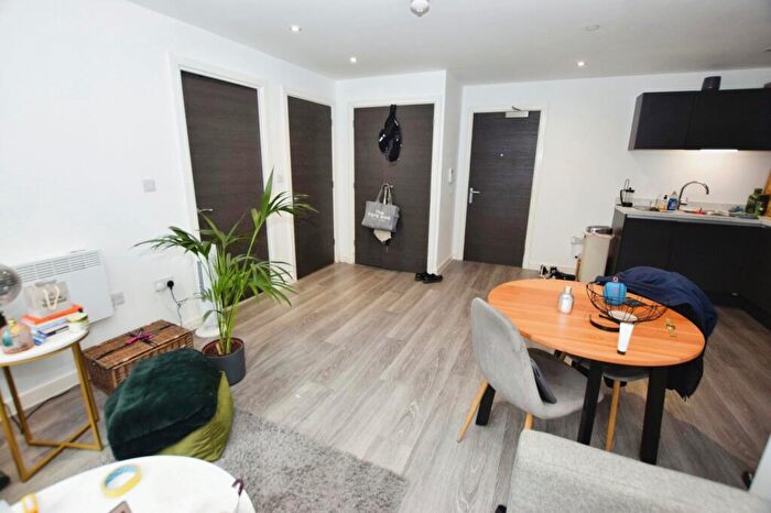1 Bedroom Flat To Rent In Downtown, Woden Street, Salford, M5