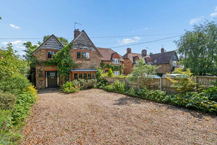 4 Bedroom Semi-Detached House For Sale In Chartridge Lane, Chesham, HP5