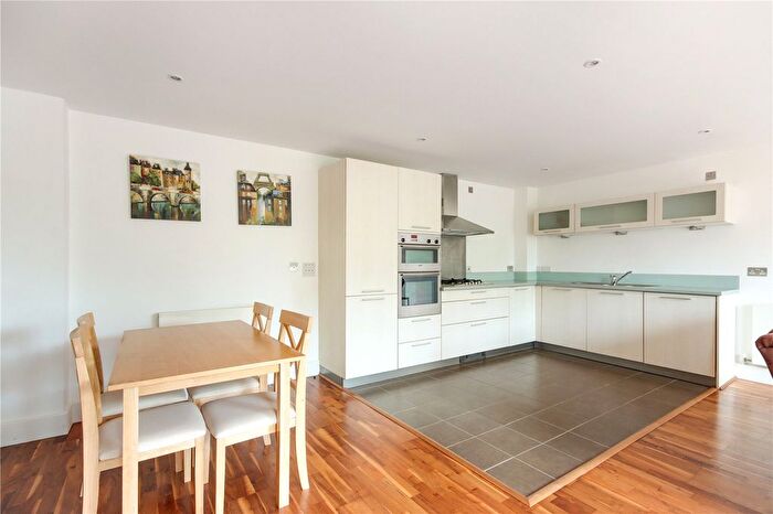 1 Bedroom Flat For Sale In Clarendon Road, Sevenoaks, Kent, TN13