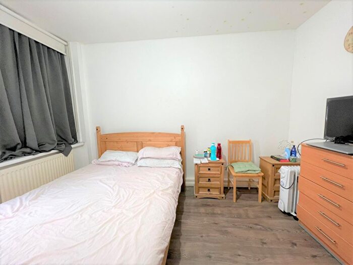 1 Bedroom Flat To Rent In High Road, Ilford, IG1