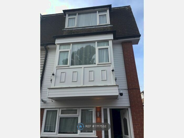 6 Bedroom Semi-Detached House To Rent In Atkinson Road, London, E16