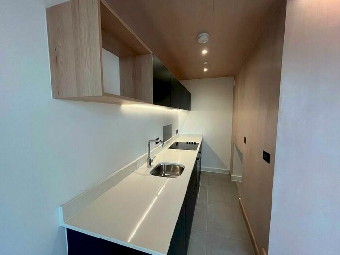 2 Bedroom Duplex To Rent In Sky Gardens, Spinners Way, Manchester, Greater Manchester, M15